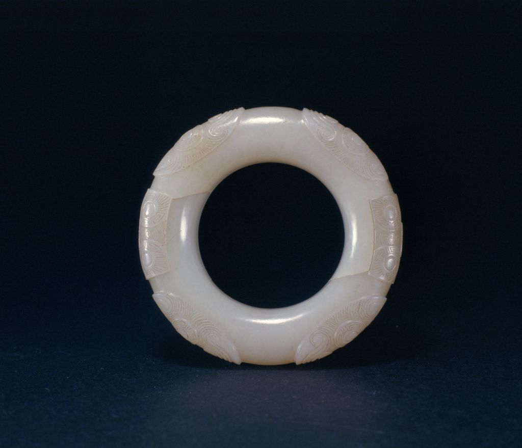 图片[1]-White Jade Chiyou Ring-China Archive